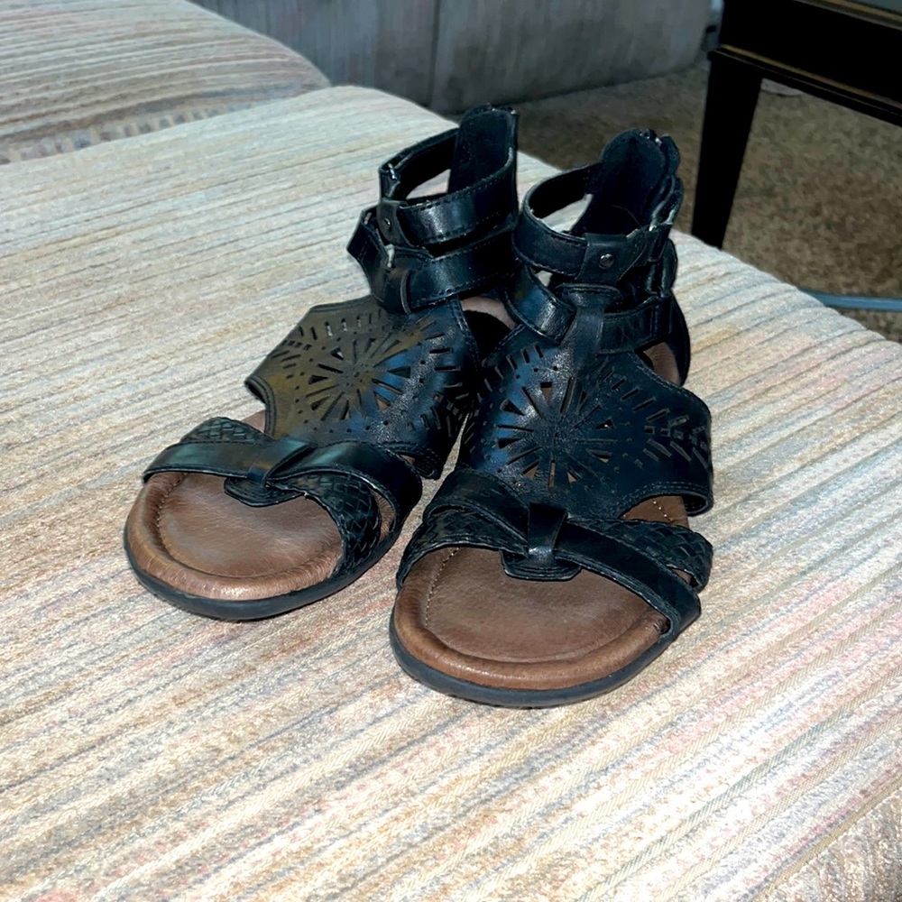 Earths origin sandals